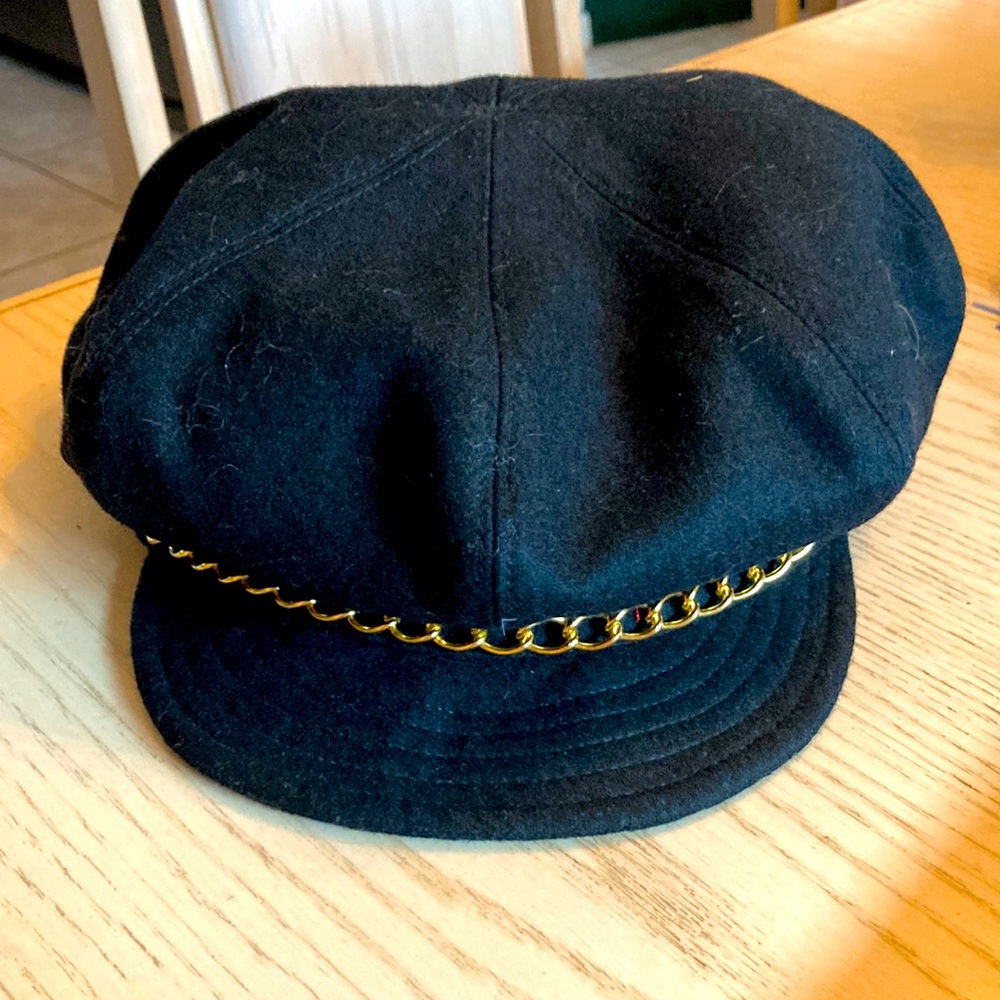 Liz Clairborne black newsboy cabbie hat with gold looking chain. Red lining.